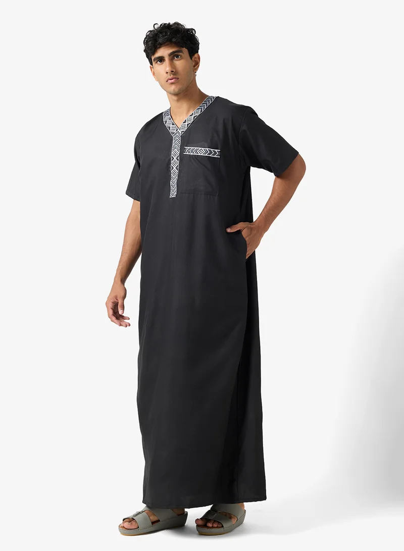 Robert Wood V Neck Classic Thobe